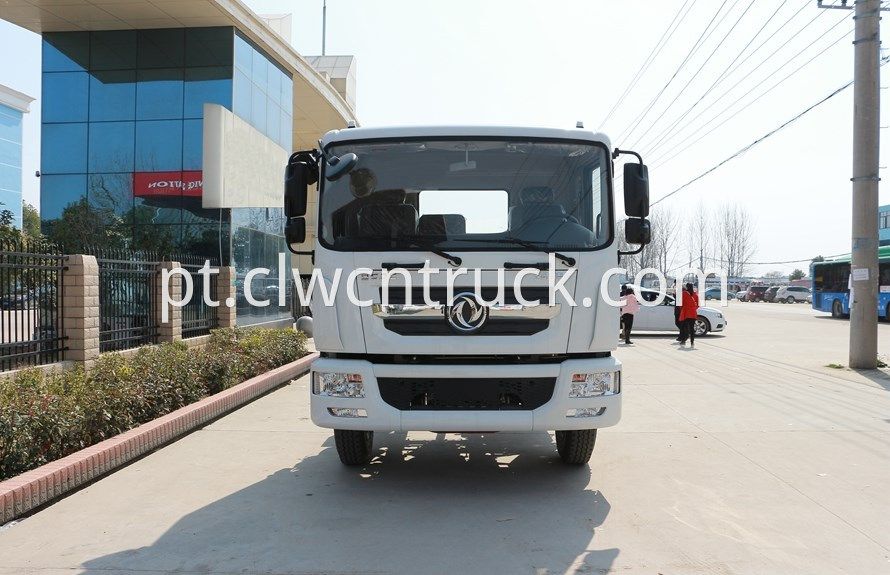 street cleaning truck chassis 1